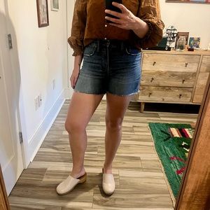 Madewell high rise medium wash denim shorts in size 28. EUC.